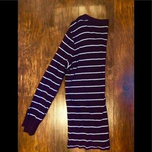 Long sleeve women’s Gap purple and gray